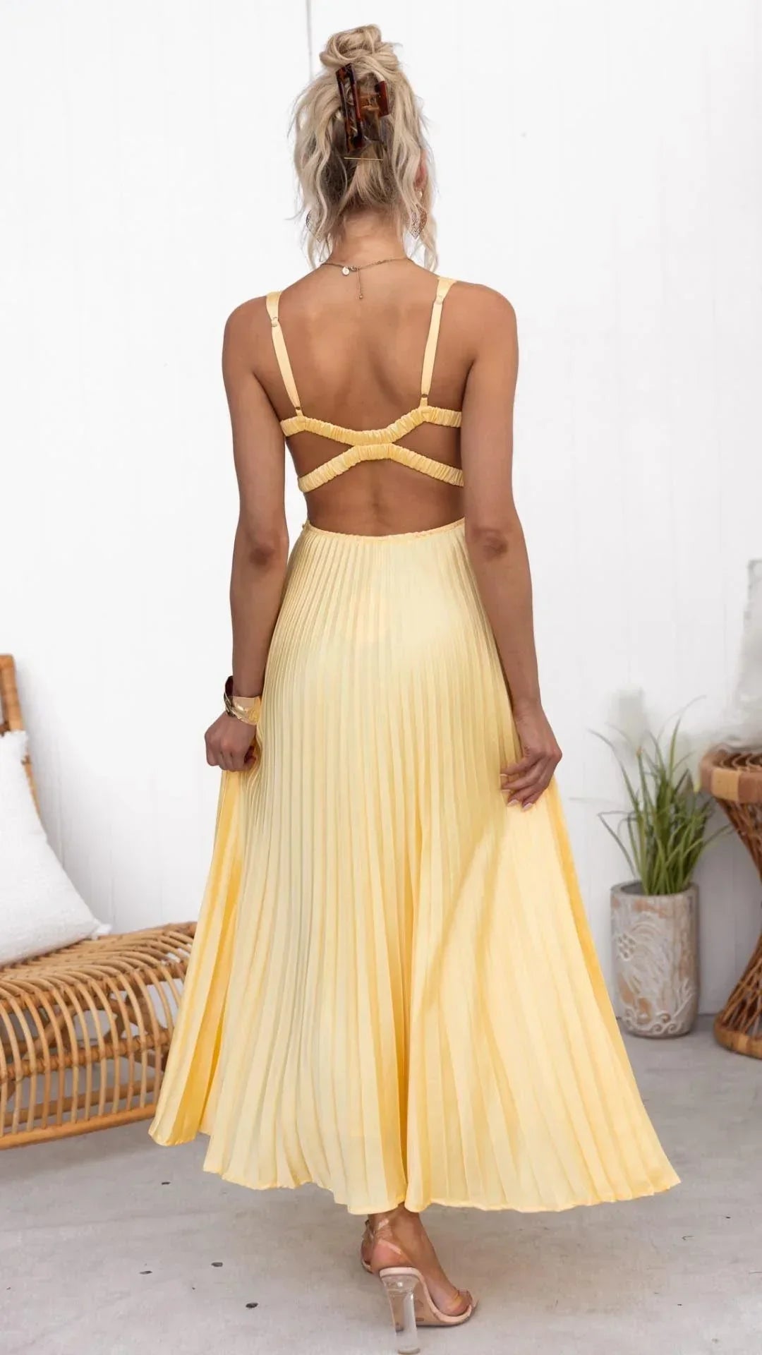 Emily | Elegant Pleated V-Neck Maxi Dress 4