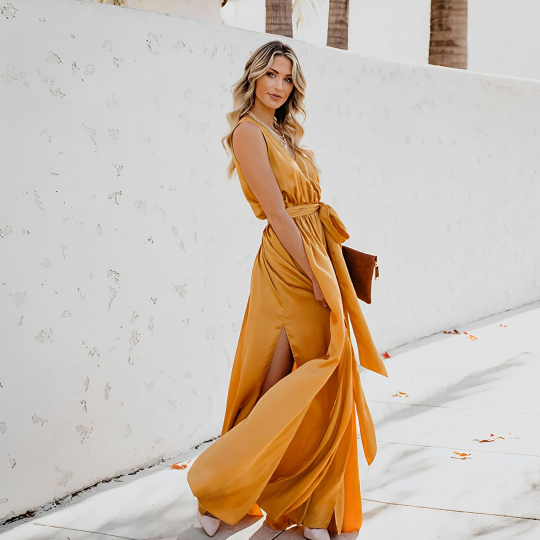 Mia | Elegant Black Maxi Dress with Thigh Slit 0
