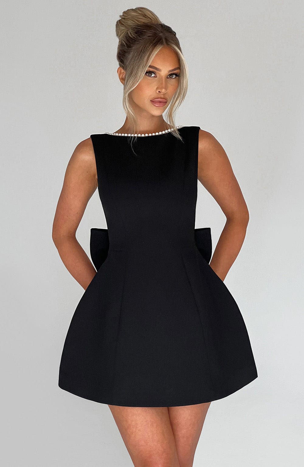 Mia | Elegant Structured Women's Mini Dress for Formal Events 3
