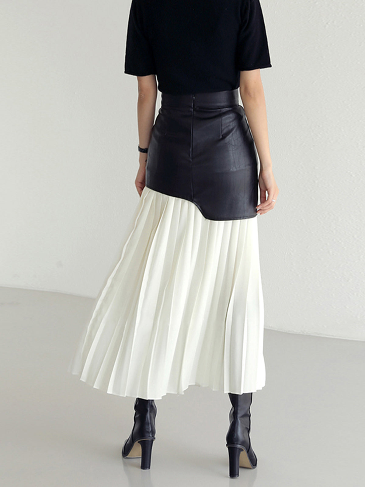 Sophie | Elegant Pleated Midi Skirt for Women 2