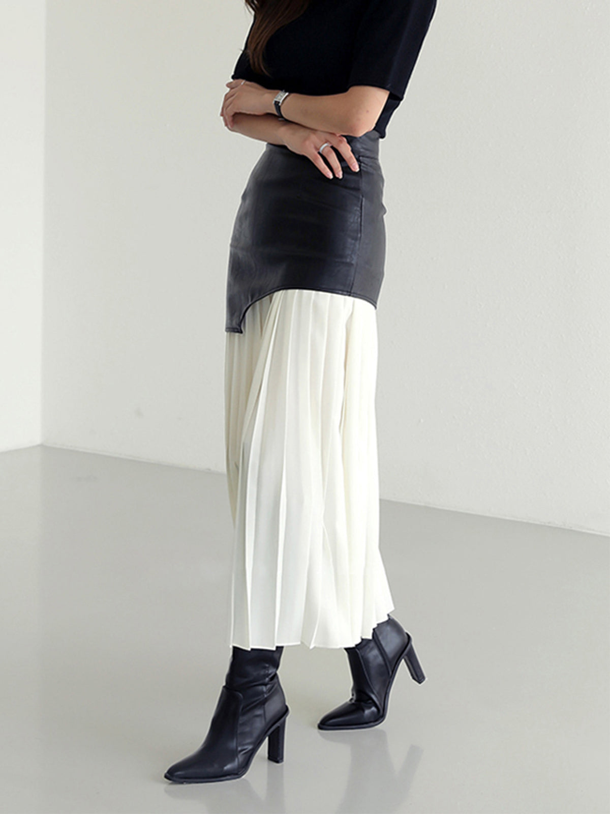 Sophie | Elegant Pleated Midi Skirt for Women 3