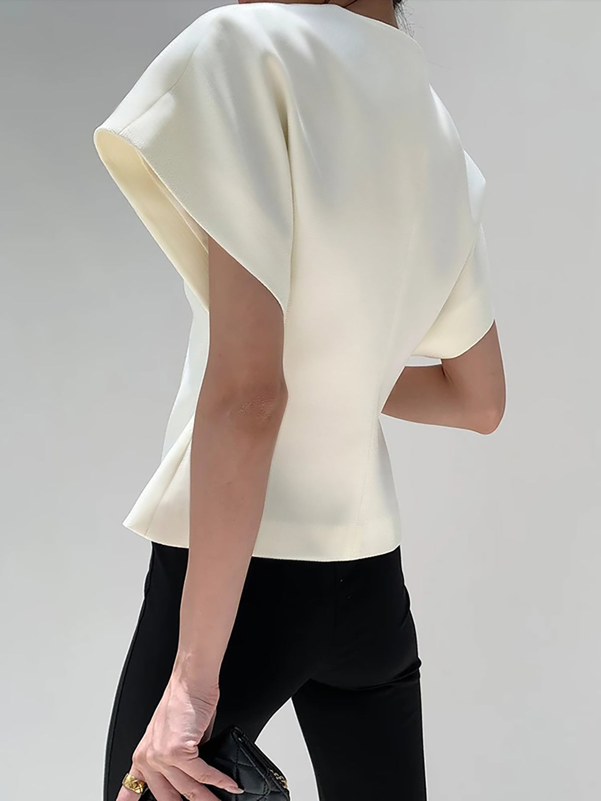 amy-classic-sleeveless-v-neck-blouse-img5.jpg