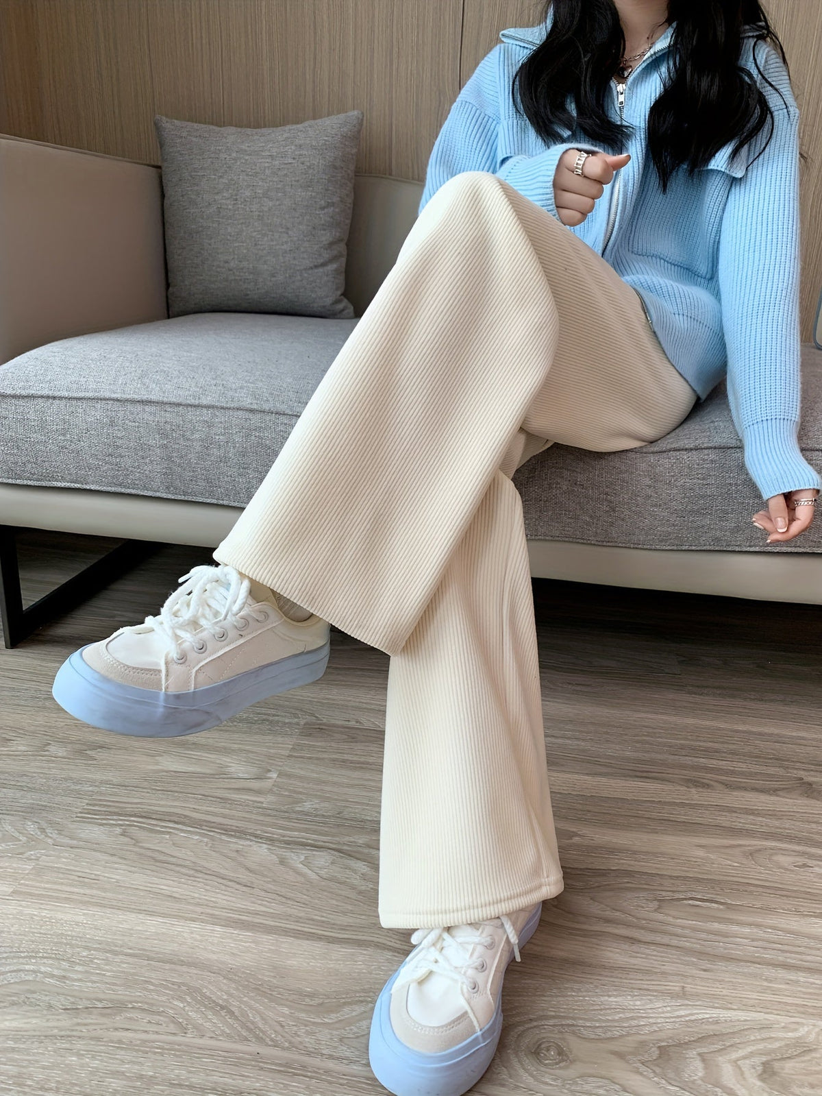 amy-relaxed-fit-wide-leg-fleece-trousers-img10.jpg