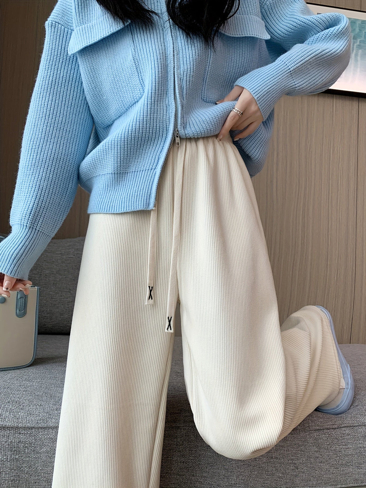 amy-relaxed-fit-wide-leg-fleece-trousers-img11.jpg