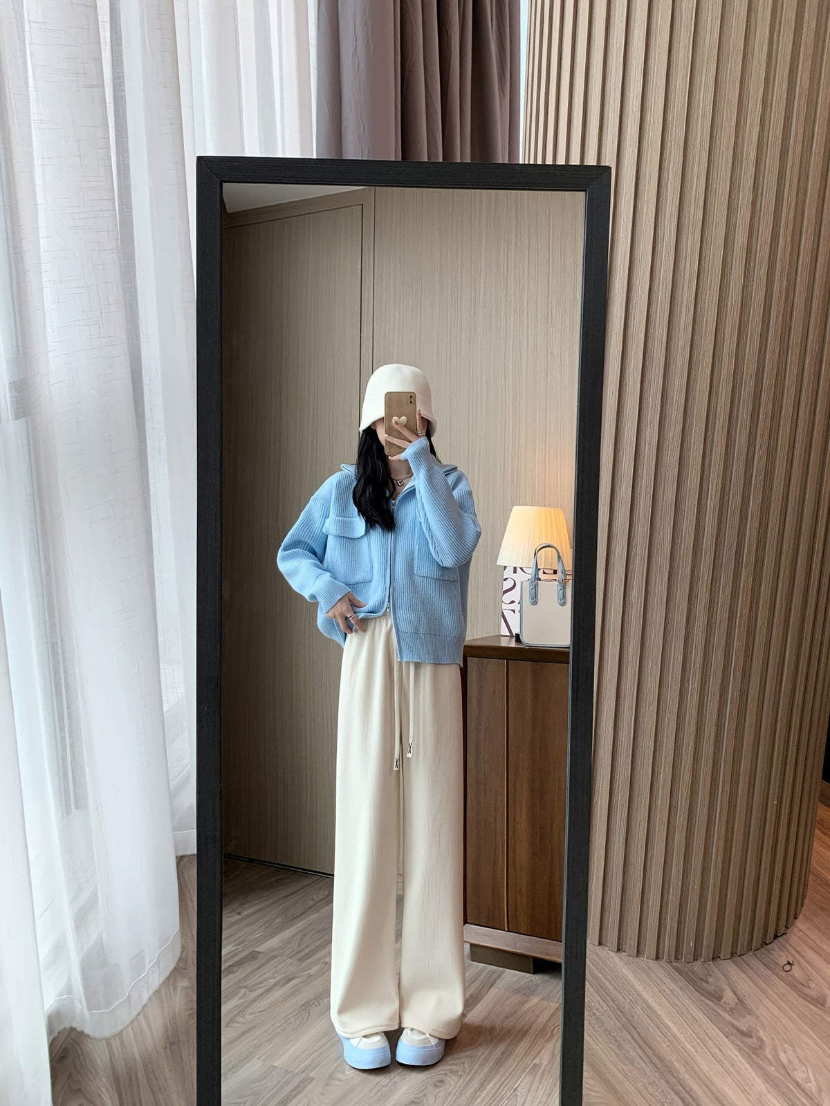 amy-relaxed-fit-wide-leg-fleece-trousers-img8.jpg
