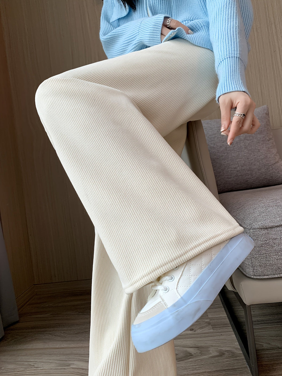 amy-relaxed-fit-wide-leg-fleece-trousers-img9.jpg