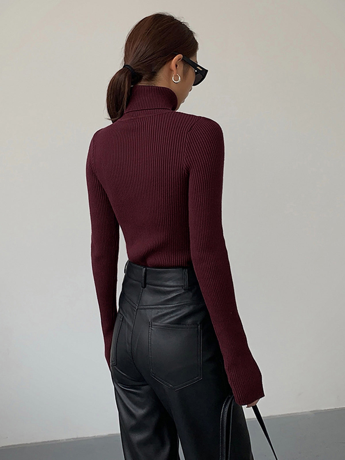 anna-classic-ribbed-turtleneck-top-img10.jpg