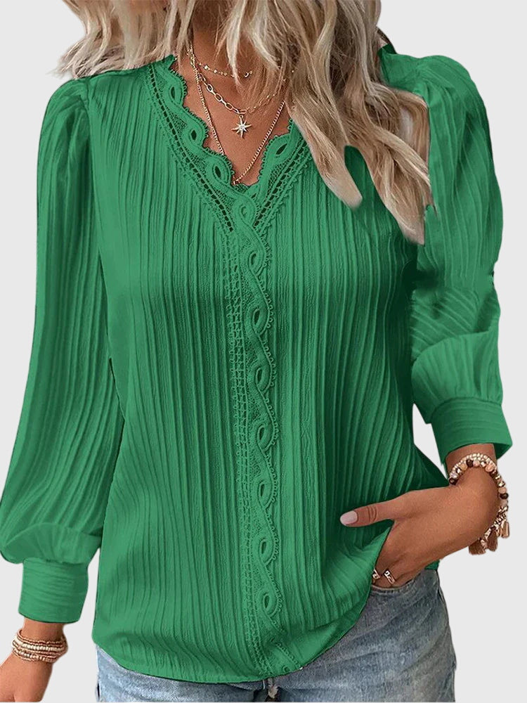 betty-classic-pullover-blouse-img2.jpg