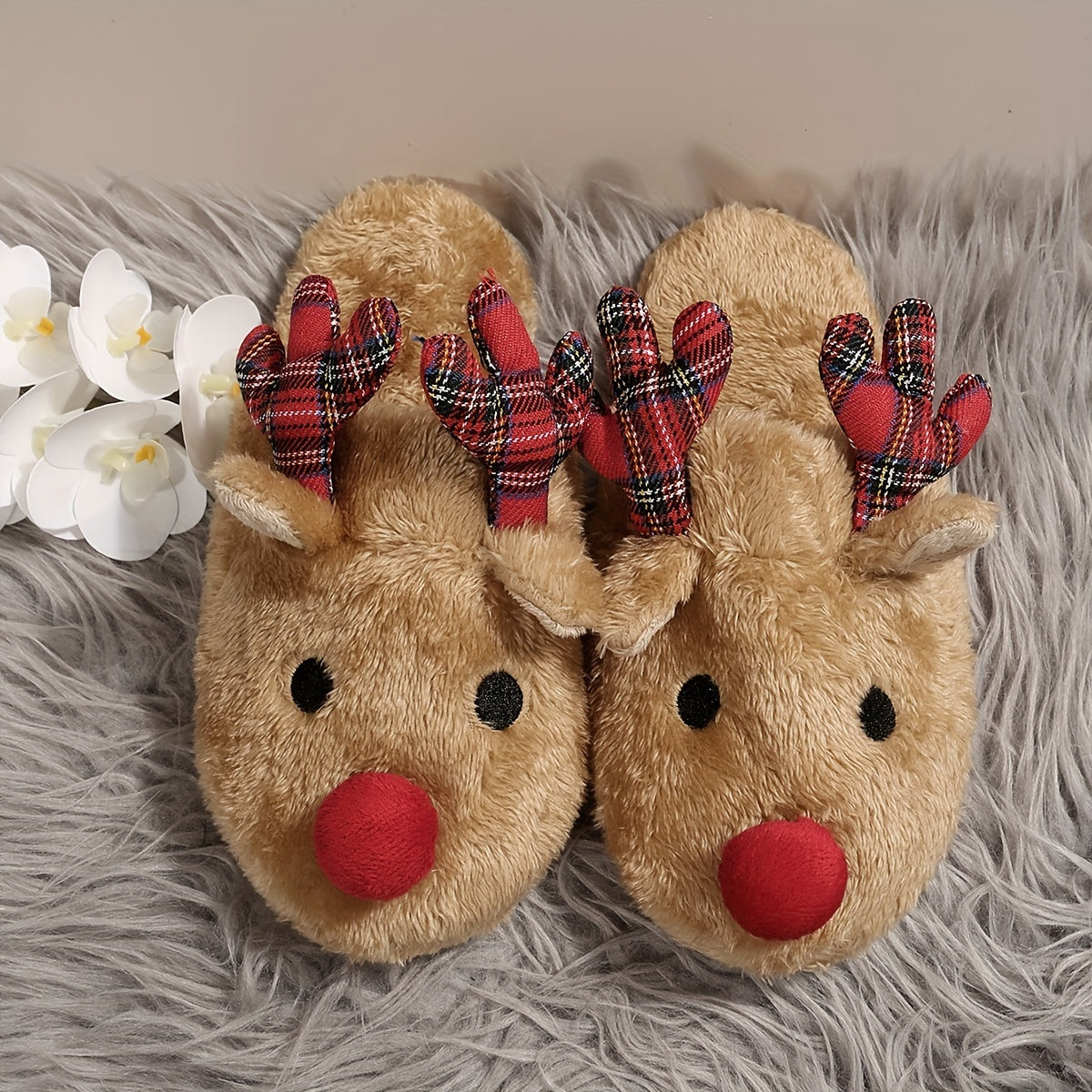 cosy-christmas-reindeer-mule-slippers-plush-img2.jpg