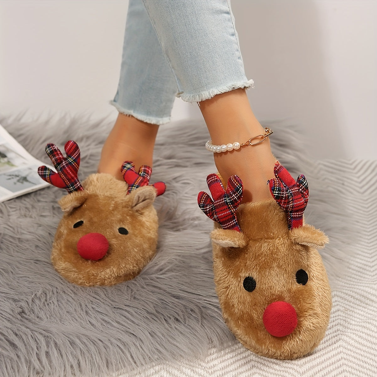 cosy-christmas-reindeer-mule-slippers-plush-img4.jpg