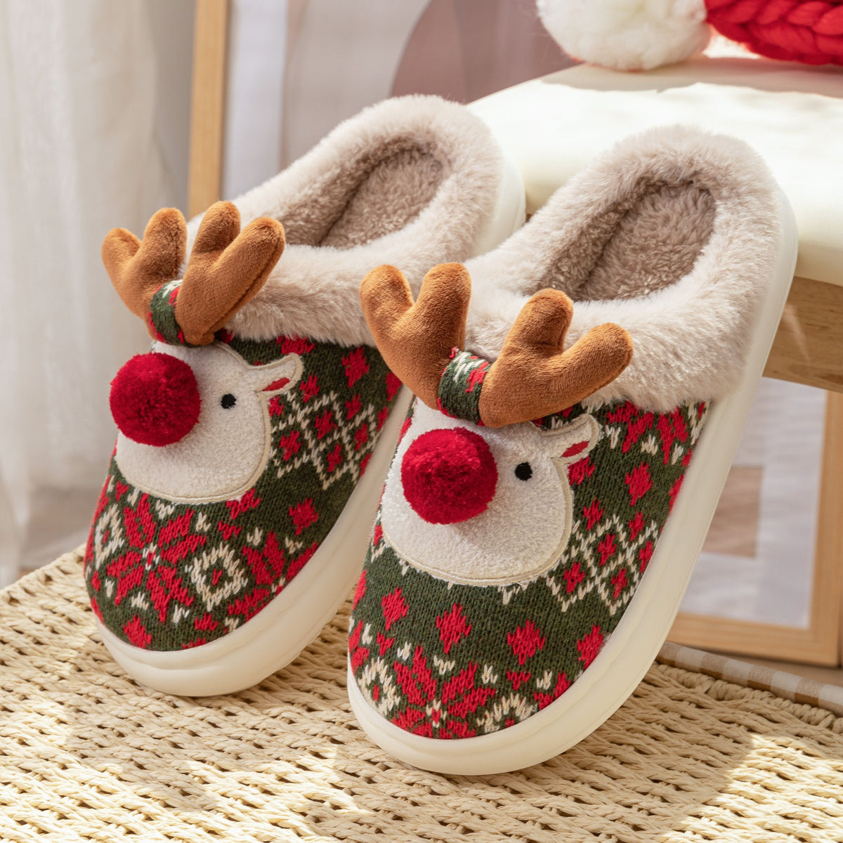 cosy-christmas-reindeer-slippers-plush-mule-img1.jpg