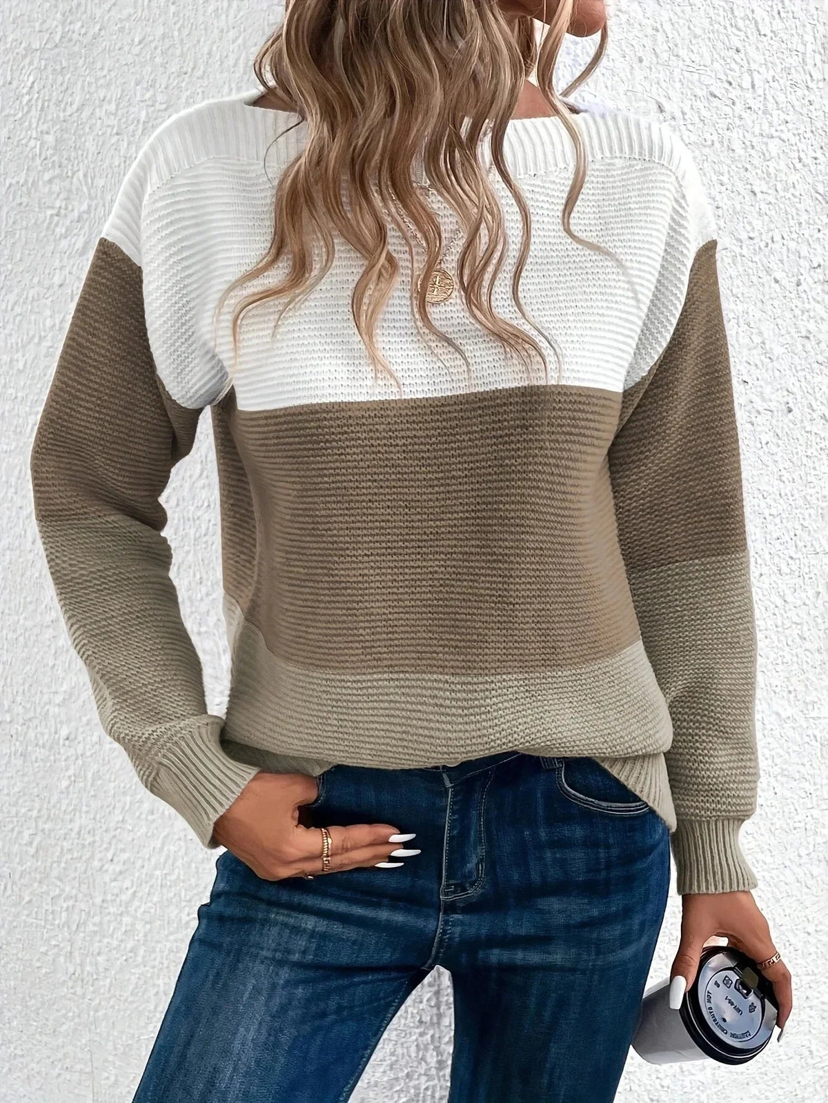 diane-classic-cashmere-turtleneck-sweater-img12.webp