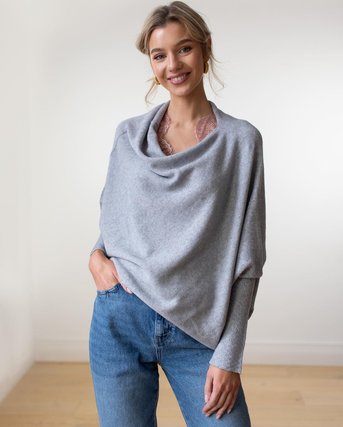 donna-relaxed-fit-off-shoulder-sweater-img2.jpg