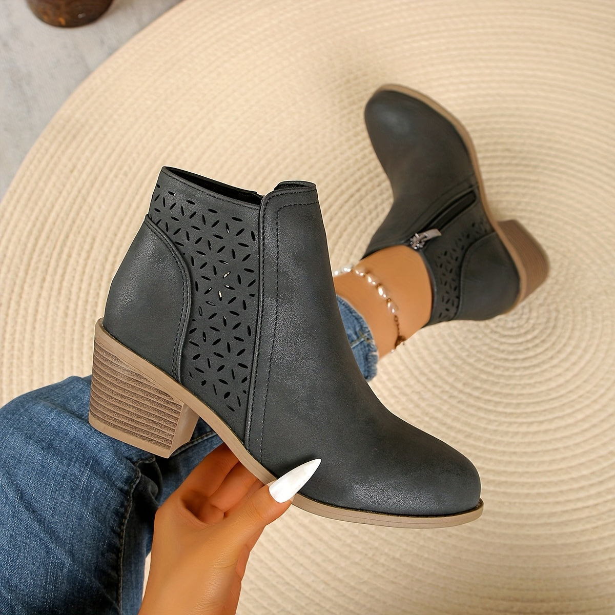 dorothy-orthopedic-boots-img2.jpg