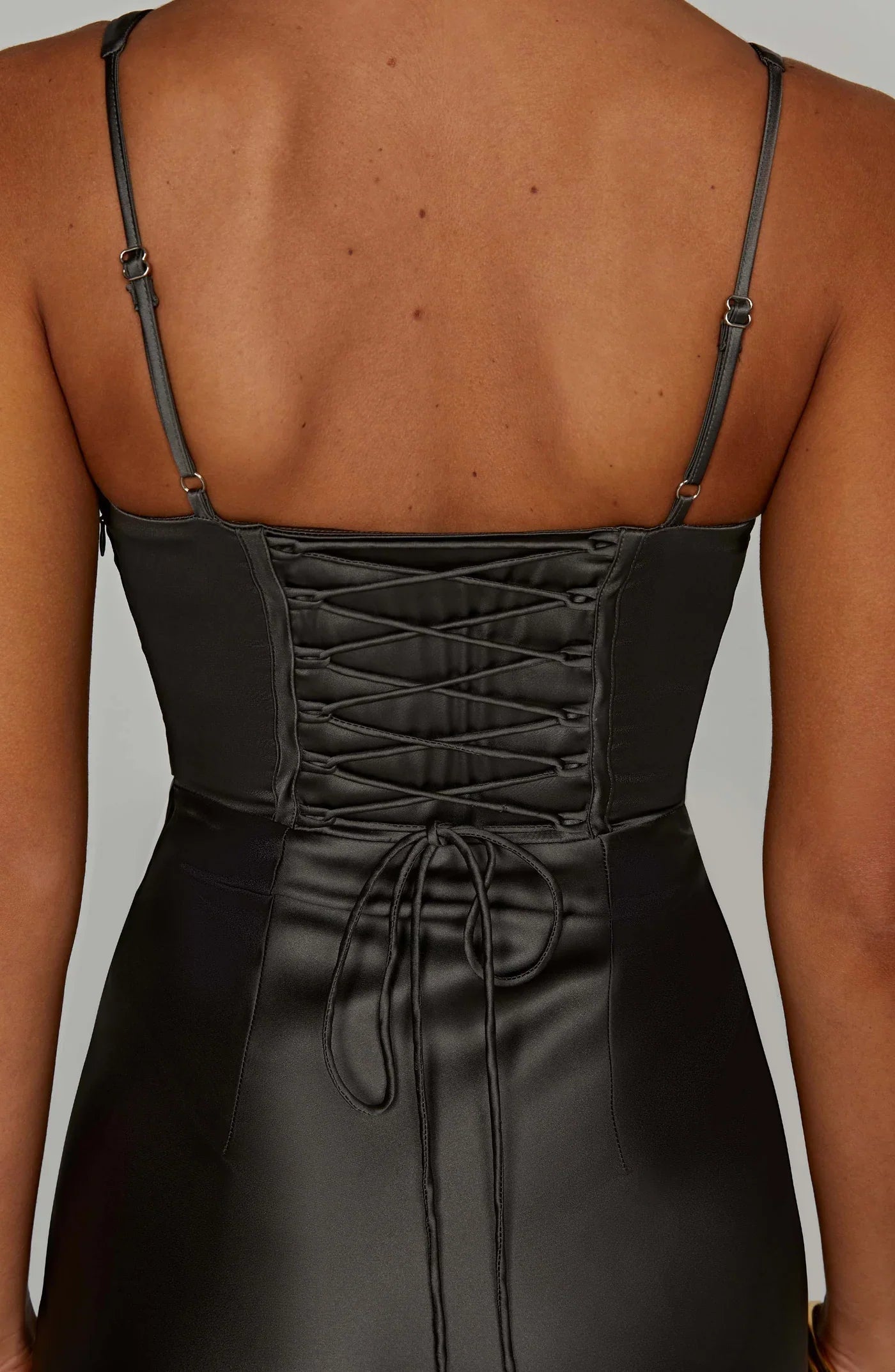 dorothy-tailored-contour-midi-dress-img14.webp