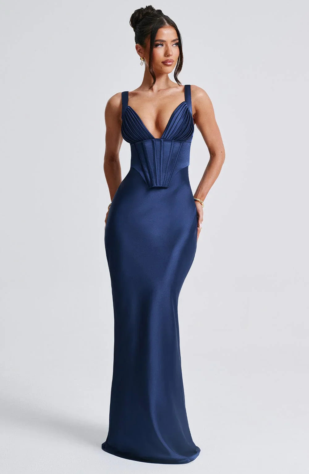 dorothy-tailored-contour-midi-dress-img4.webp