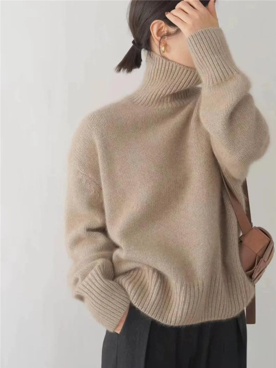 evelyn-relaxed-fit-turtleneck-cashmere-sweater-img6.jpg