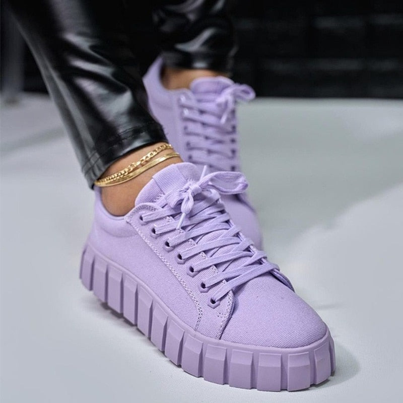hannah-comfortable-low-top-sneakers-img1.jpg
