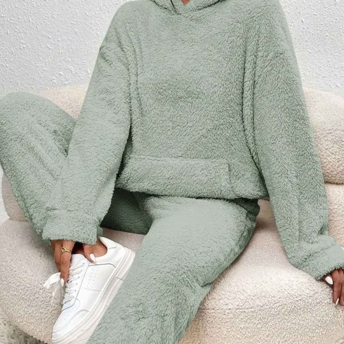 jessica-relaxed-fit-plush-fleece-hoodie-two-piece-set-img4.jpg