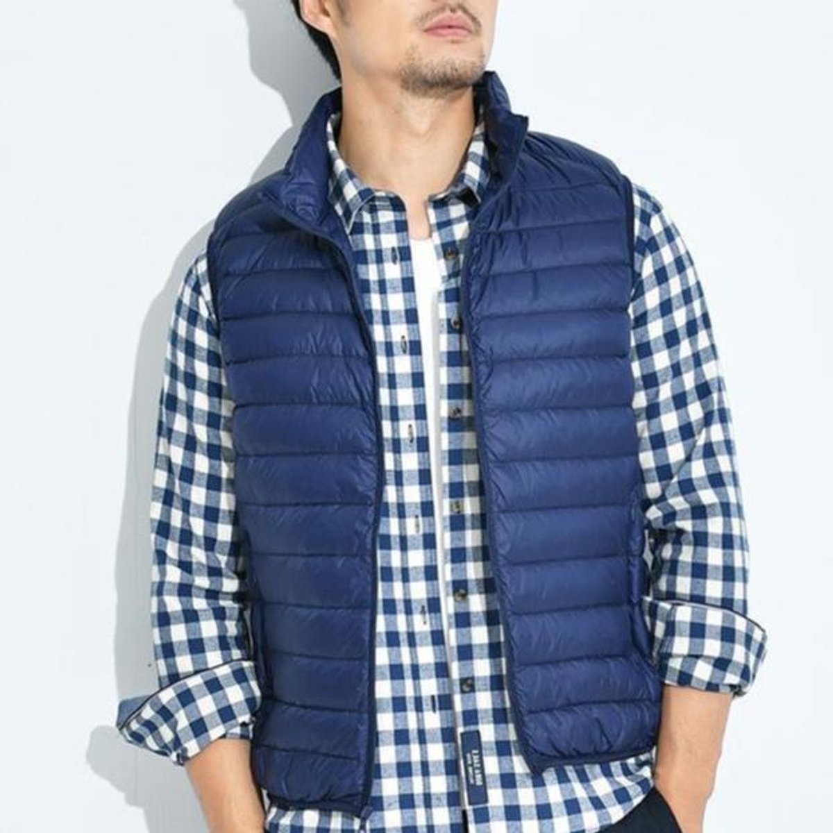 joseph-lightweight-quilted-zip-up-puffer-vest-img3.jpg