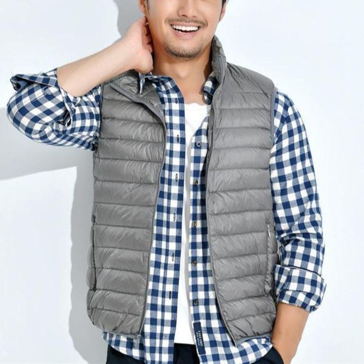 joseph-lightweight-quilted-zip-up-puffer-vest-img4.jpg