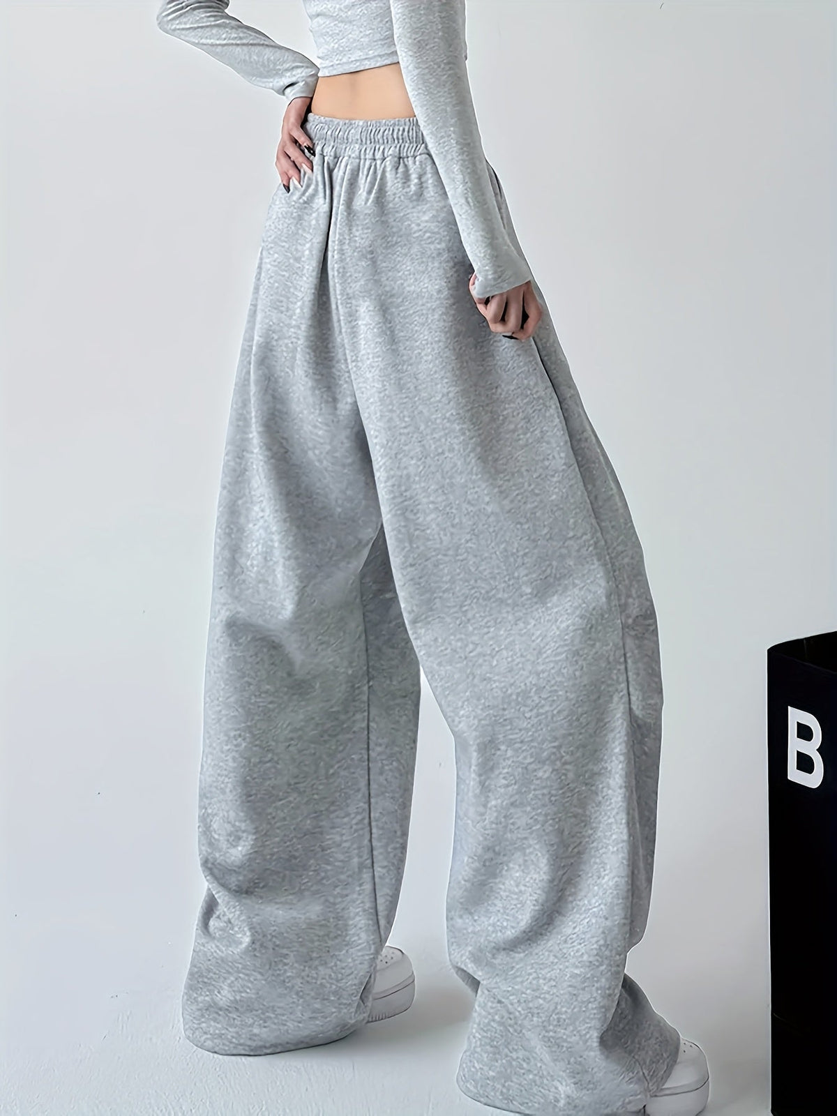 karen-relaxed-fit-wide-leg-joggers-img4.jpg