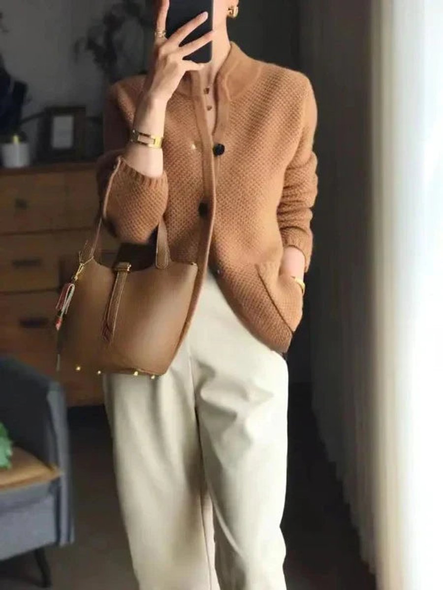 kelly-classic-button-front-cashmere-cardigan-img3.jpg