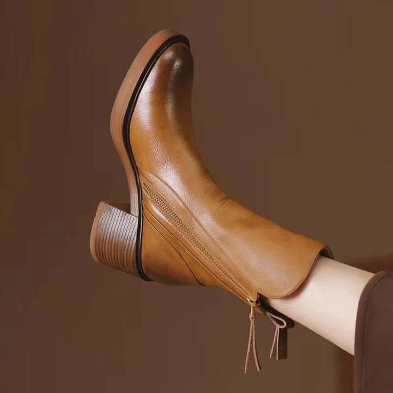 kimberly-classic-ankle-boots-img1.webp