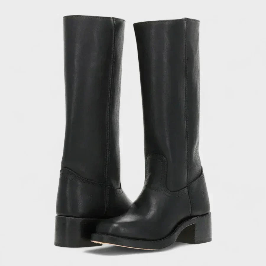 liah-orthopaedic-boots-img1.webp