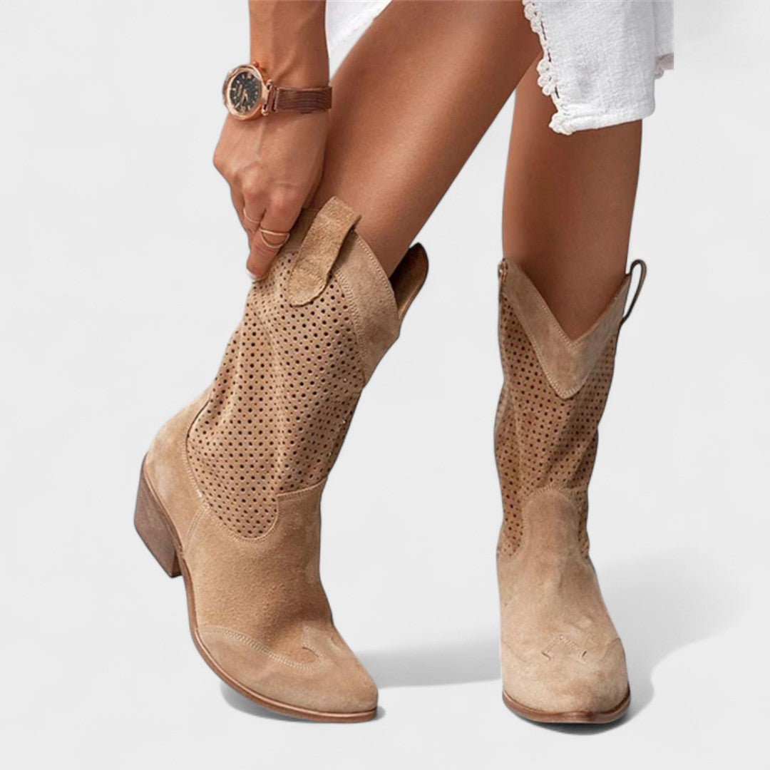 maia-chic-comfort-boots-img1.jpg