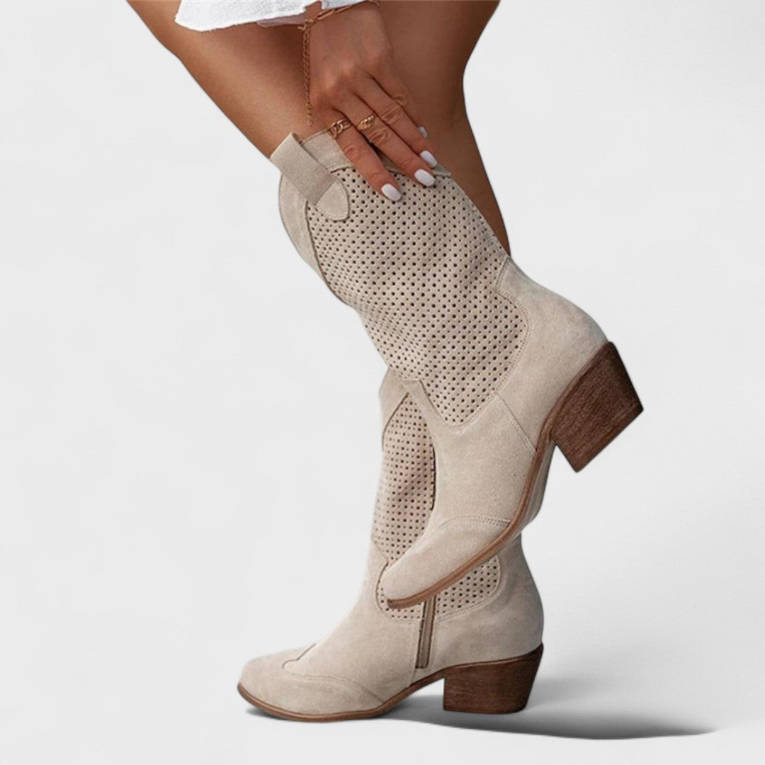 maia-chic-comfort-boots-img2.jpg