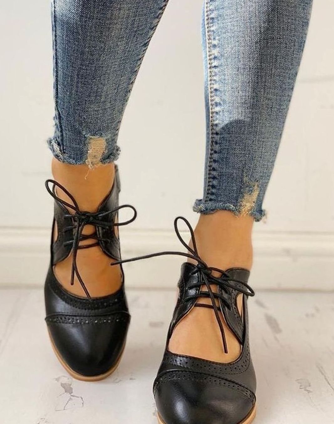 pamela-elegant-lace-up-block-heel-t-strap-sandals-img4.jpg