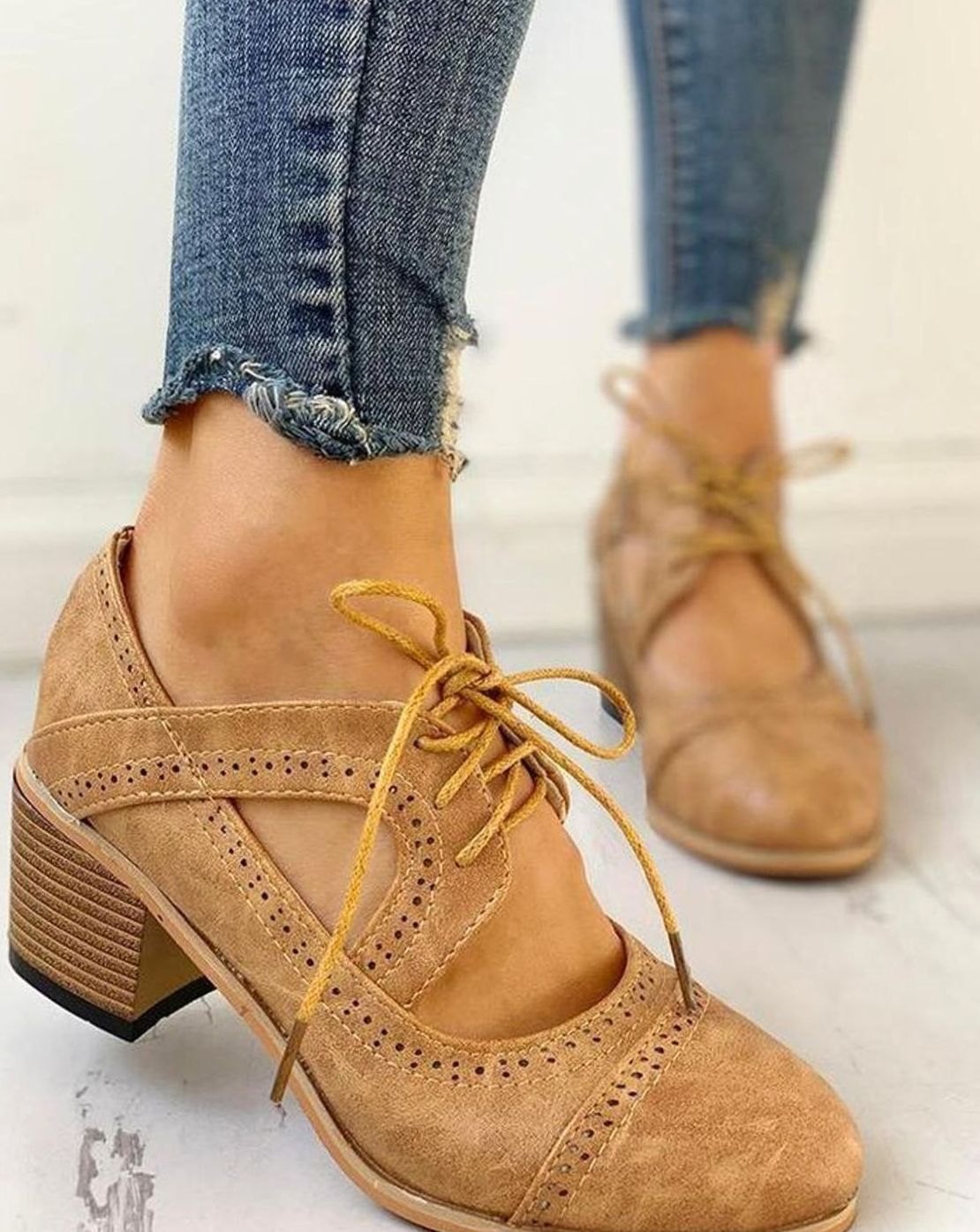 pamela-elegant-lace-up-block-heel-t-strap-sandals-img6.jpg