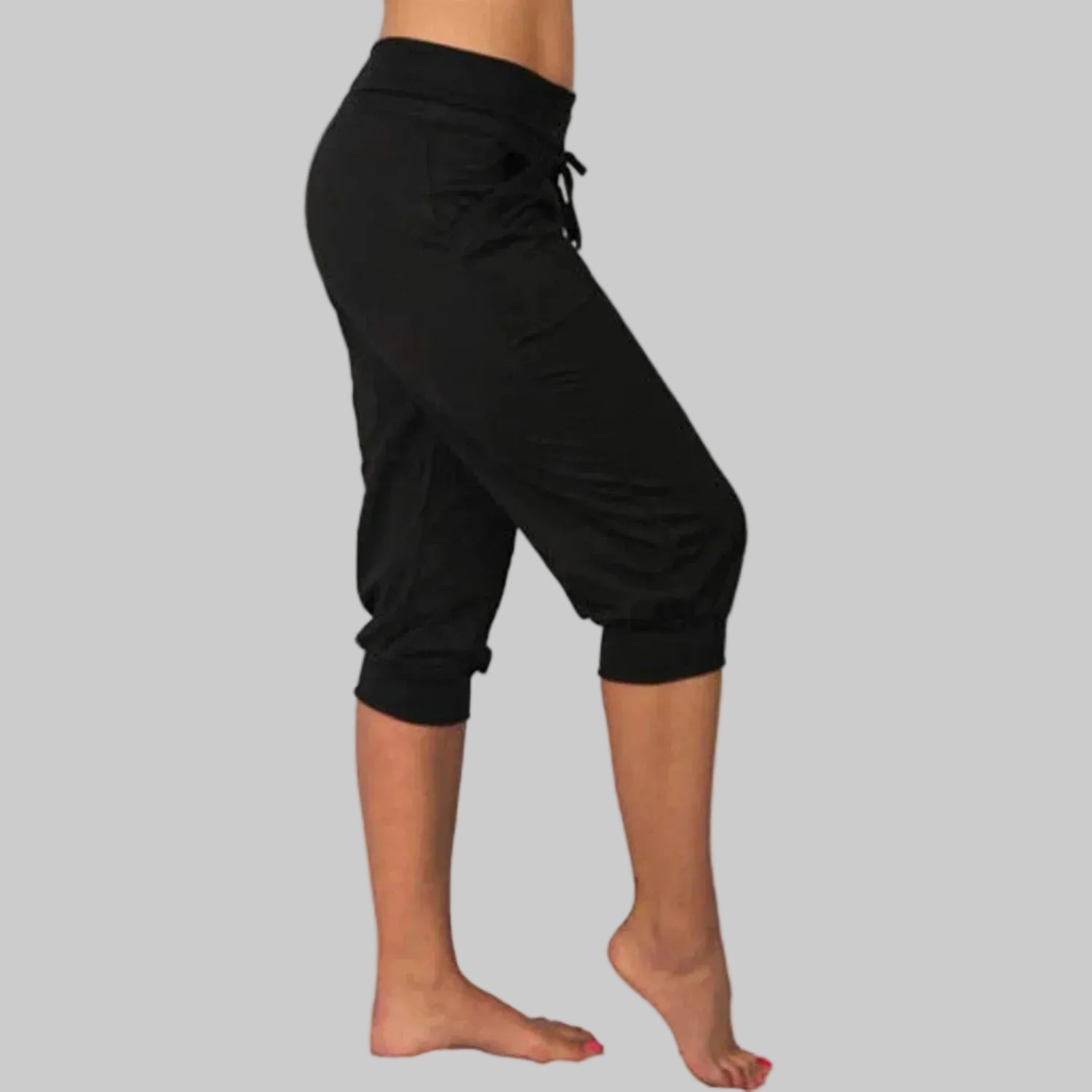 patricia-relaxed-fit-capri-knee-length-pants-img1.webp