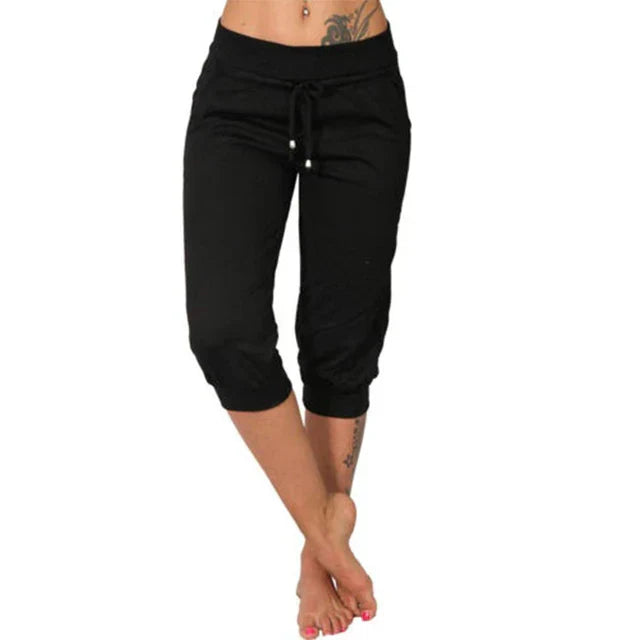 patricia-relaxed-fit-capri-knee-length-pants-img4.webp