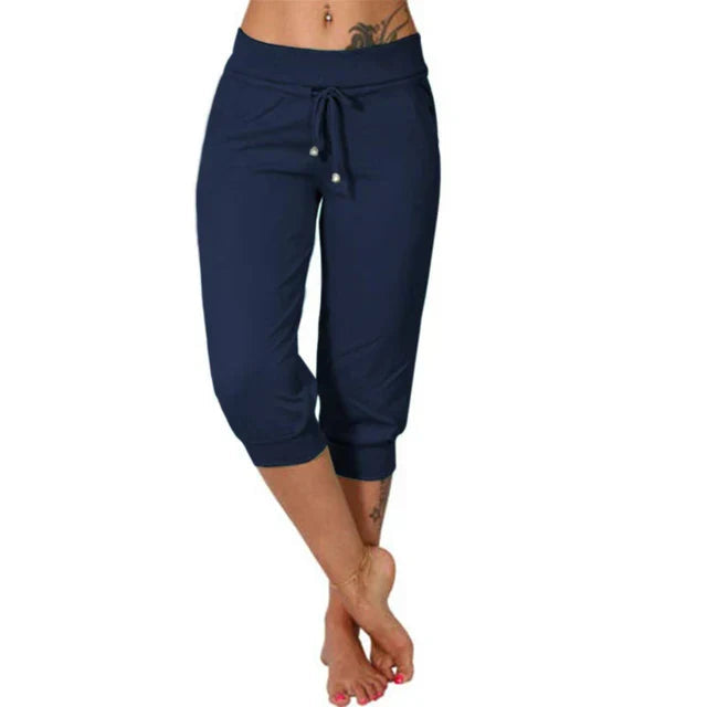 patricia-relaxed-fit-capri-knee-length-pants-img9.webp
