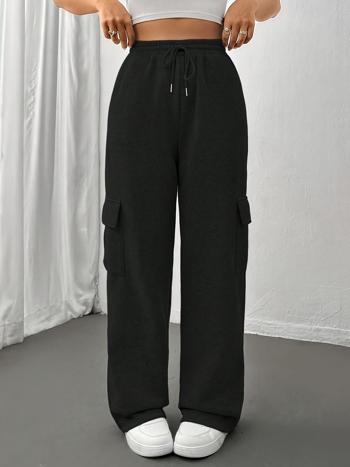 ruth-relaxed-cargo-sweatpants-img11.jpg
