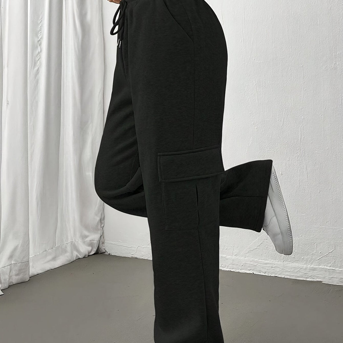 ruth-relaxed-cargo-sweatpants-img7.jpg