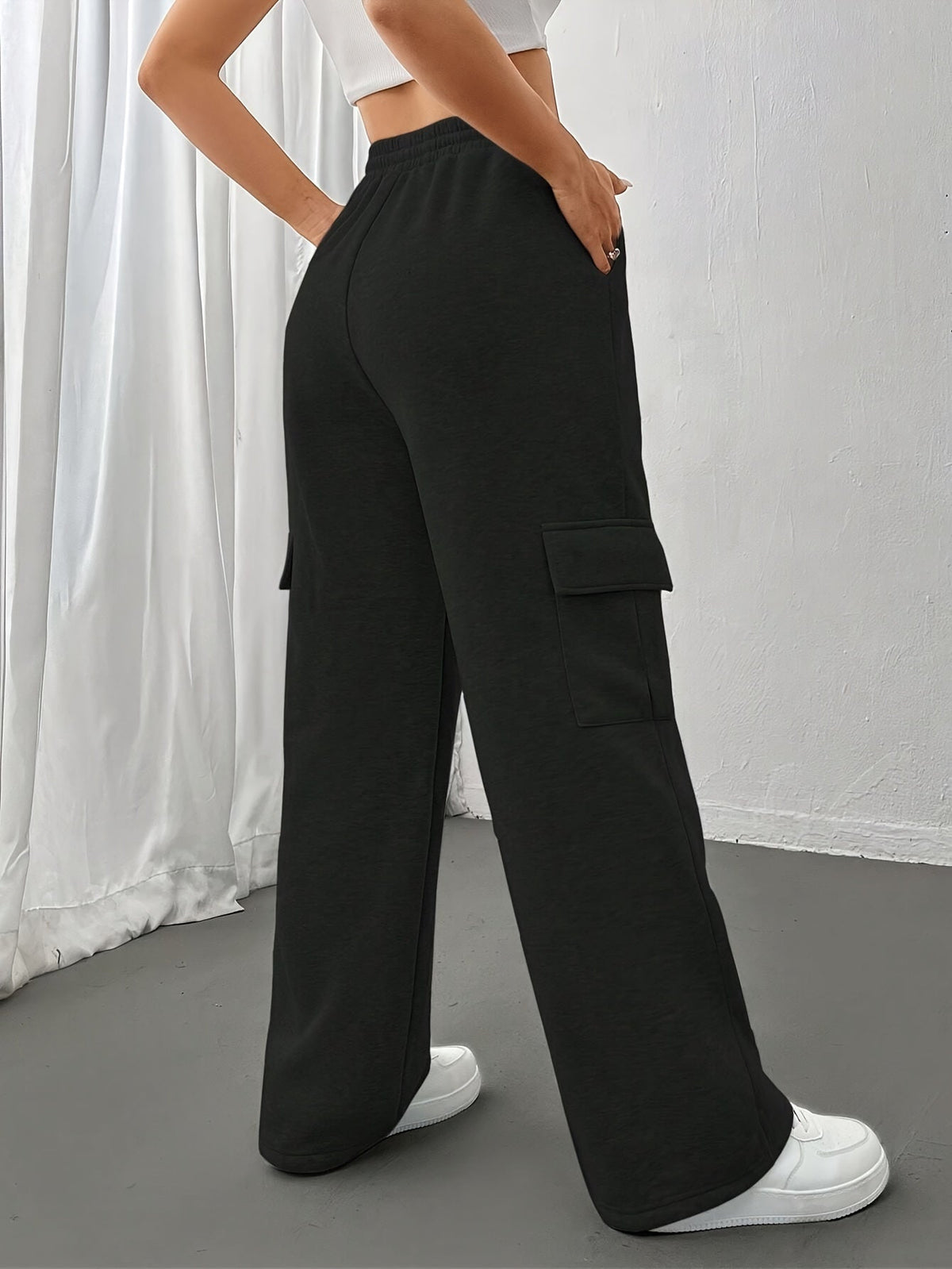 ruth-relaxed-cargo-sweatpants-img9.jpg