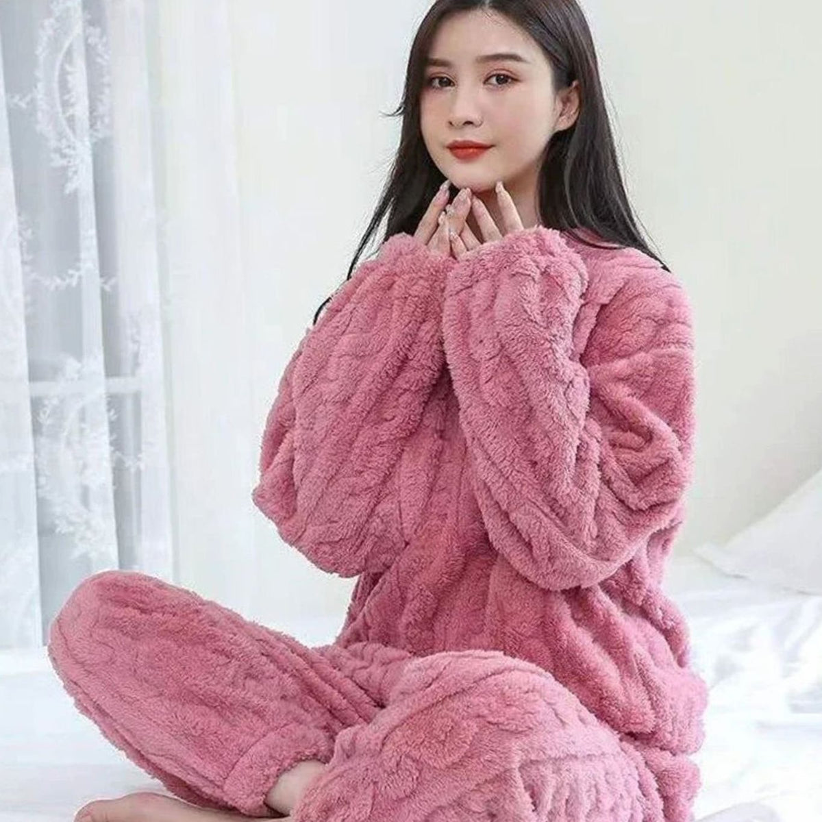 susan-relaxed-fit-fleece-two-piece-set-img1.jpg
