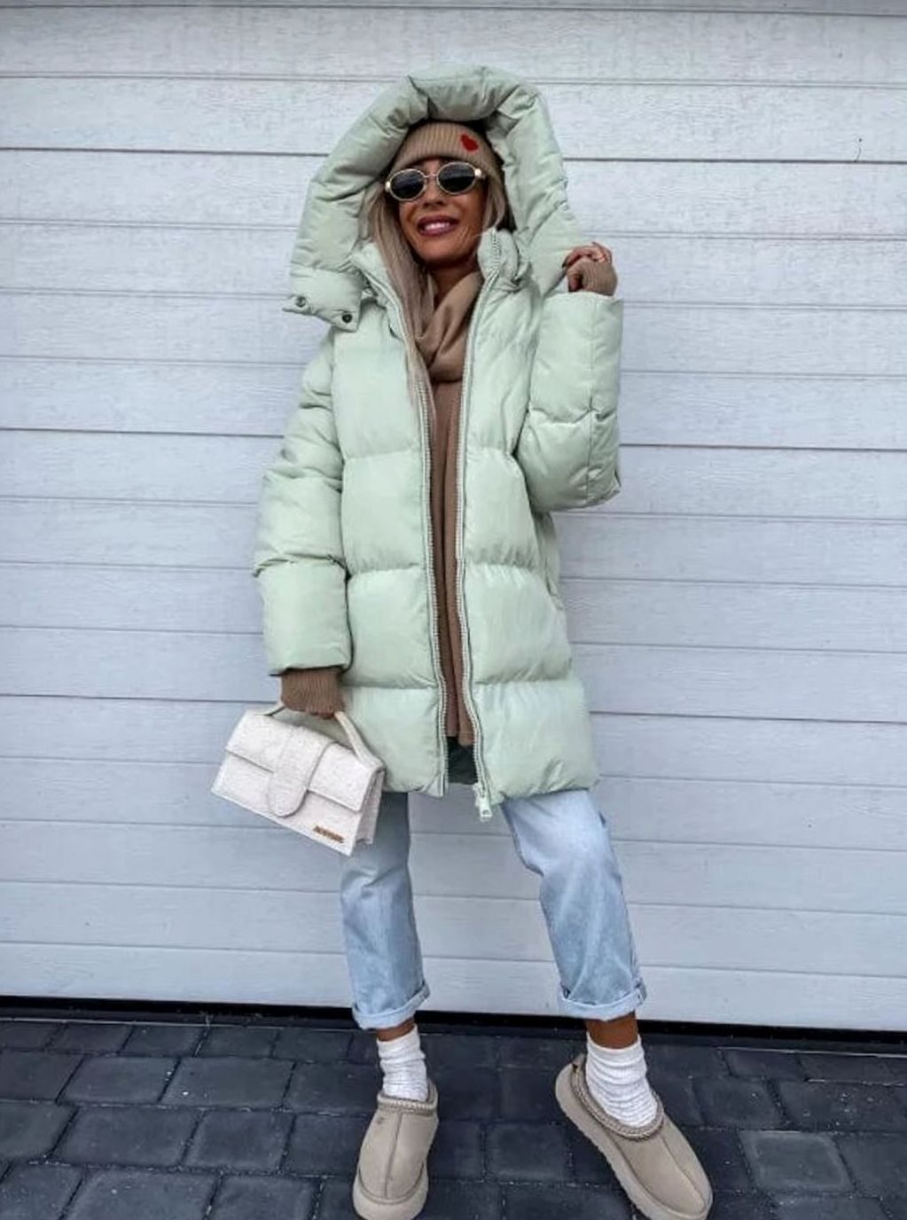 victoria-relaxed-fit-hooded-zip-up-puffer-jacket-img11.jpg